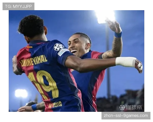 巴黎圣日耳曼1-2不敌巴萨,拉菲尼亚传射建功